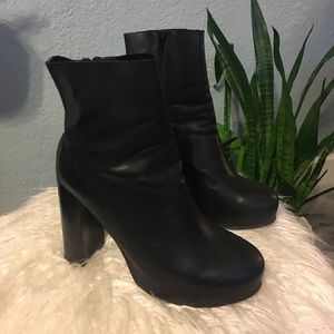 Jeffrey Campbell Ibiza black leather platform boot